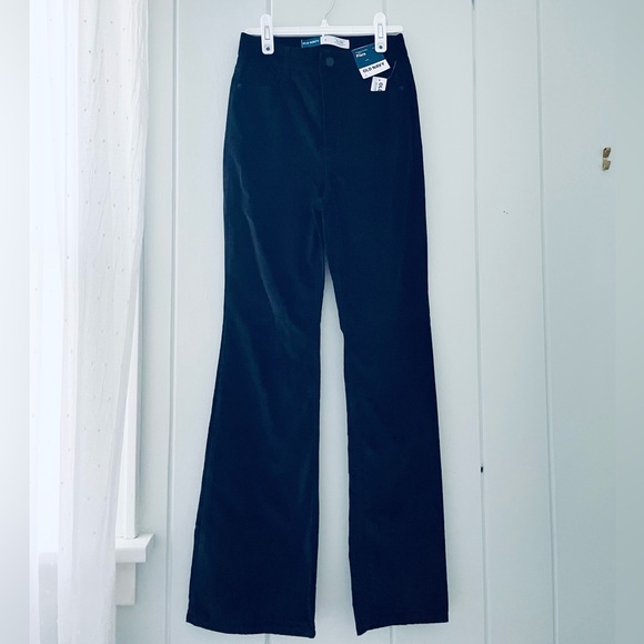 Old Navy Pants - NWT Old Navy Higher High-Waisted Black Velvet Flare Pants / 0